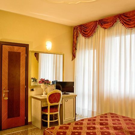 Hotel Internazionale Terme Abano Terme Esterno foto