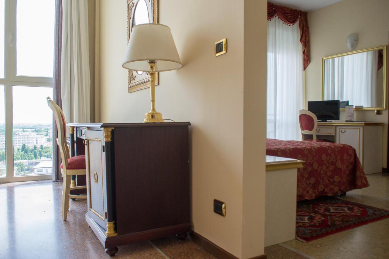 Hotel Internazionale Terme Abano Terme Esterno foto