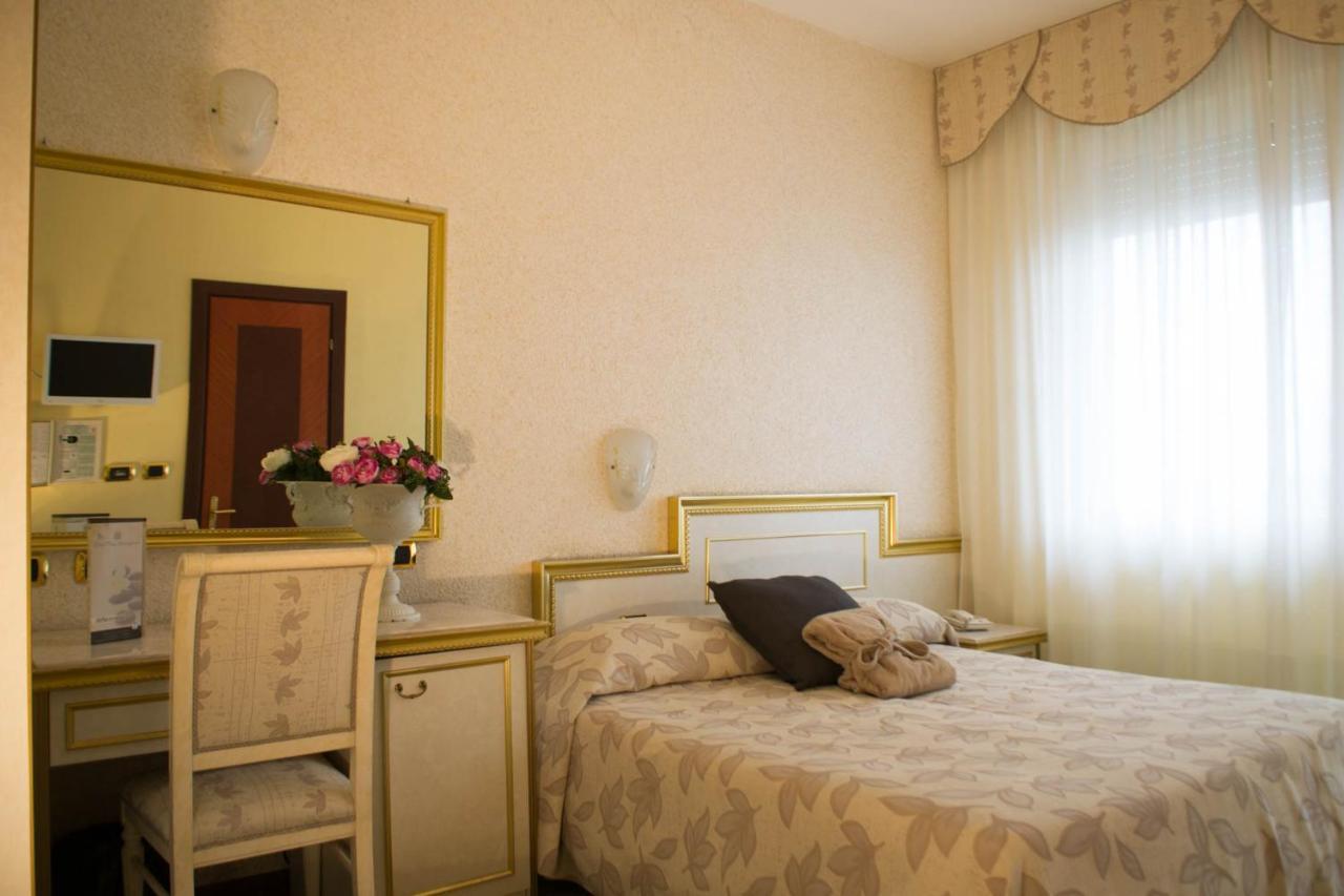 Hotel Internazionale Terme Abano Terme Esterno foto