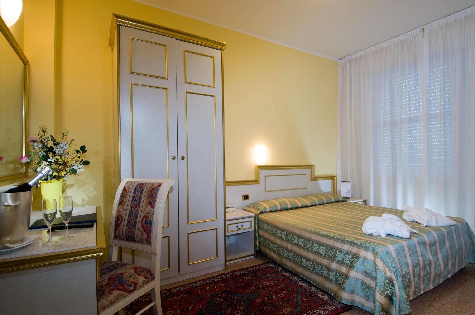 Hotel Internazionale Terme Abano Terme Esterno foto