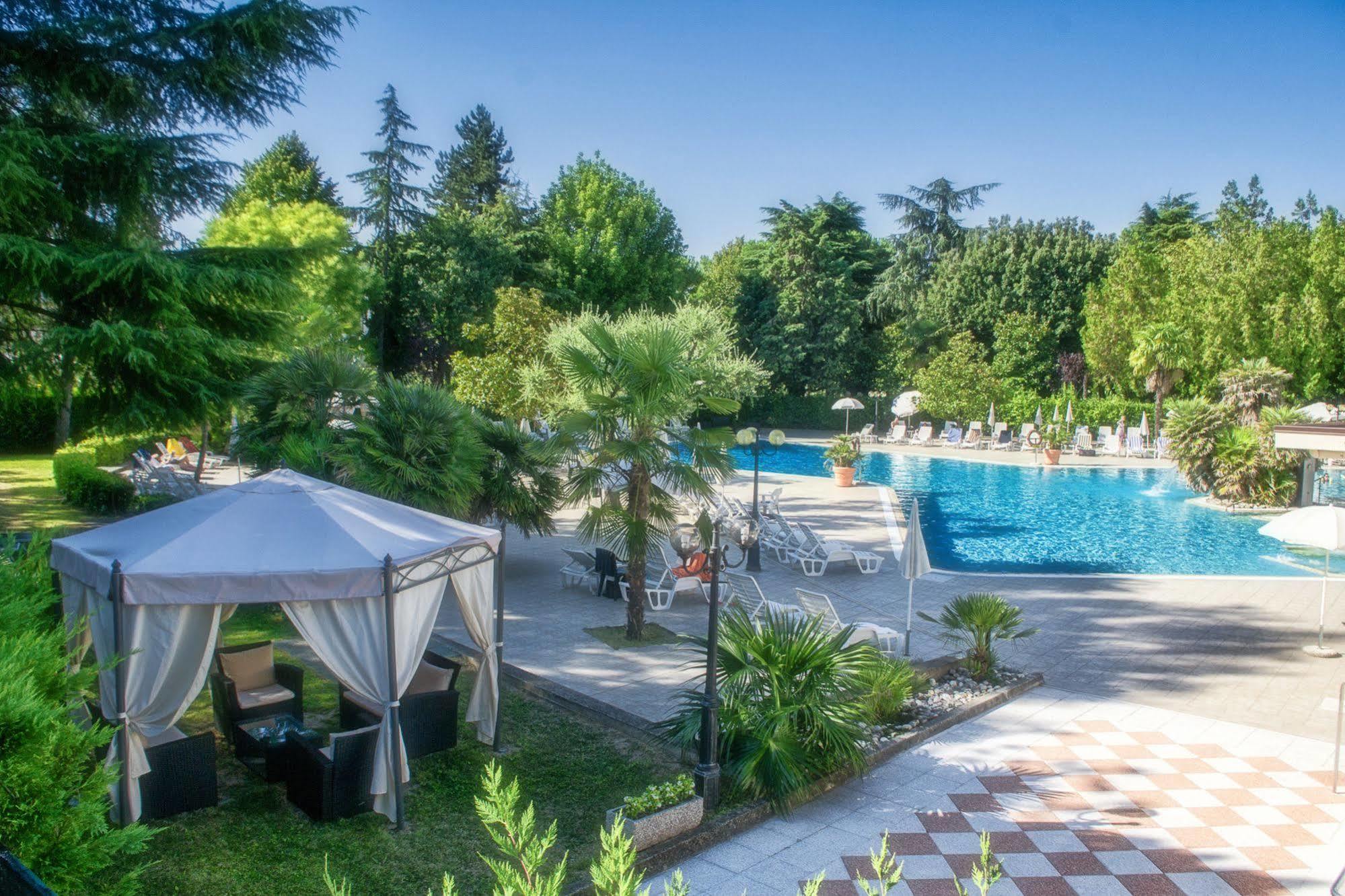 Hotel Internazionale Terme Abano Terme Esterno foto